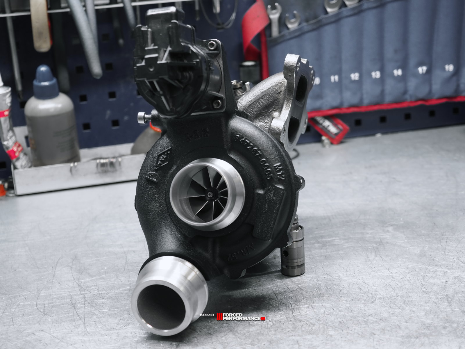 Гибридная турбина Stage2 для BMW, построенна на самых современных компонентах